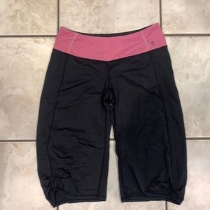 Lulu lemon black and pink loose knee length shorts